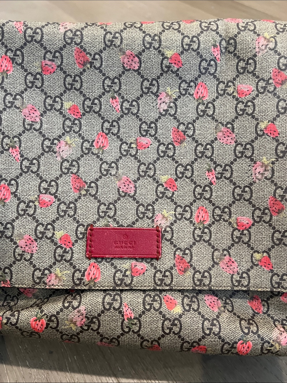 Gucci GG Supreme Diaper Bag with Strawberry Motif - Limited Edition - Picture 2 of 16